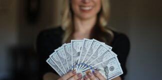 Jak zarabiać w internecie 4000 zł miesięcznie? Jak zarabiać w internecie 4000 zł miesięcznie?